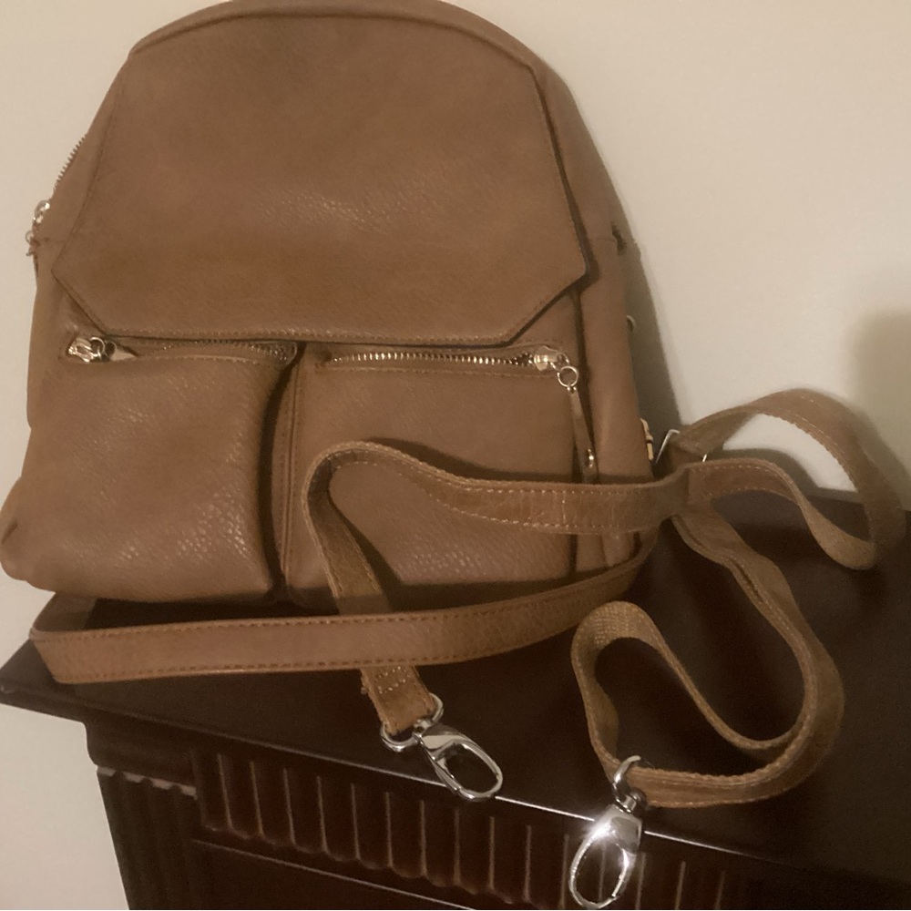 Back Pack - Picture 2 of 5